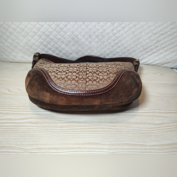 *SOLD* Small Coach Y2K Signature C Hobo Purse 🤎 - Picture 5 of 7